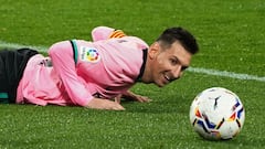 Barcelona&#039;s Argentine forward Lionel Messi eyes the ball during the Spanish league football match between Real Valladolid FC and FC Barcelona at the Jose Zorilla stadium in Valladolid on December 22, 2020. (Photo by Cesar Manso / AFP)