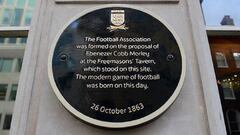 Se edita el primer reglamento (1863)