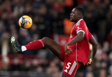 Konaté sigue en pie