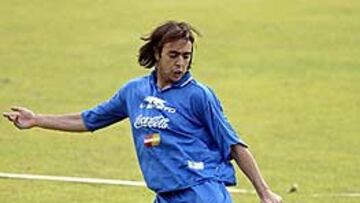 <b>RECOBA NO SE MUEVE</b>. La calidad de Álvero Recoba no se paseará por las orillas del Manzanares. Recoba no está ni en venta. Tampoco se cede. El atlético sigue buscando refuerzos de calidad para la temporada que viene. La búsqueda continúa.
