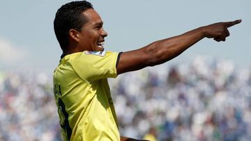 El jugador del Villarreal Bacca celebra su gol ante del Leganés, que les adelanta en el marcador, durante el partido de la cuarta jornada de liga de Primera División que enfrenta a ambos equipos en el estadio Butarque de la localidad madrile