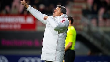 Óscar García Junyent dirigiendo un partido del Jong Ajax