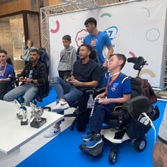 De Marcos, Rigo, Ubal y Rosa, en un acto solidario de juego inclusivo