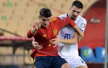 Morata, en una jugada del partido ante Kosovo.