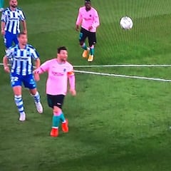 El Barça reclamó un penalti a De Jong y Messi pudo ver la roja