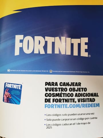 En la última página de cada cómic viene un código con la recompensa en cuestión. Se encuentra debajo de la pegatina de la llama de Fortnite