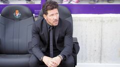 Simeone, en el banquillo de Zorrilla, donde el Atl&eacute;tico volvi&oacute; a quedarse sin gol por cuarta vez en cinco partidos de Liga. 