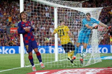 Messi stirs Camp Nou with impassioned speech