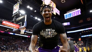 SAN FRANCISCO, CALIFORNIA - FEBRUARY 27: Dwight Howard #39 of the Los Angeles Lakers reacts after Kyle Kuzma #0 dunked the ball during the second half of their game against the Golden State Warriors Chase Center on February 27, 2020 in San Francisco, California. NOTE TO USER: User expressly acknowledges and agrees that, by downloading and or using this photograph, User is consenting to the terms and conditions of the Getty Images License Agreement. Ezra Shaw/Getty Images/AFP
== FOR NEWSPAPERS, INTERNET, TELCOS & TELEVISION USE ONLY ==