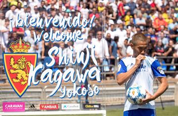 El futbolista japon¨¦s, exjugador del Dortmund, lucir¨¢ el dorsal 23 a la espalda con el Real Zaragoza.
