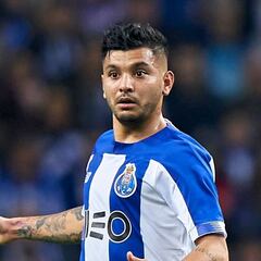 ‘Tecatito’ corona su mejor temporada en Europa: doblete con Porto