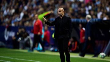 VALENCIA, SPAIN - MAY 13: Head Coach Paco Lopez of Levante UD gives instructions during the La Liga match between Levante UD and FC Barcelona at Estadi Ciutat de Valencia on May 13, 2018 in Valencia, Spain. (Photo by Alex Caparros/Getty Images)