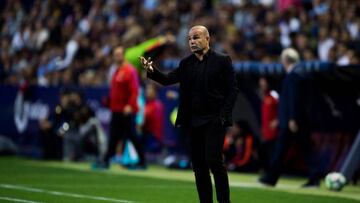 VALENCIA, SPAIN - MAY 13:  Head Coach Paco Lopez of Levante UD gives instructions during the La Liga match between Levante UD and FC Barcelona at Estadi Ciutat de Valencia on May 13, 2018 in Valencia, Spain.  (Photo by Alex Caparros/Getty Images)