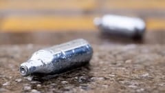 El gas de la risa, la droga silenciosa que alarma a los clubes