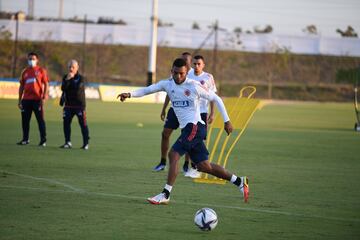 Los dirigidos por Reinaldo Rueda tuvieron su tercer día de prácticas. En la mañana hicieron trabajo de campo mientras que en la tarde se realizó gimnasio y trabajo en cancha.