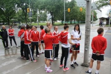 La Selección femenina ha aprovechado su mañana libre para hacer turismo por Ottawa.