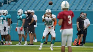 El egresado de UCLA ha pasado sus dos temporadas de la NFL en dos equipos. Con 23 años, hay quienes aún consideran que el pasador puede mejorar.