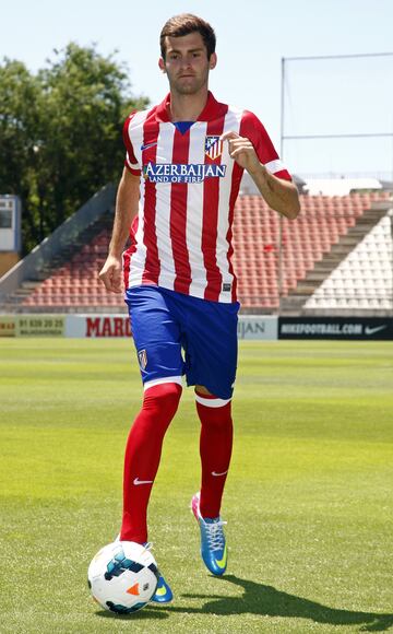 Jugó en el Atlético la temporada 2013-14.