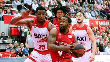GRAF8722. ZARAGOZA, 26/05/2019.- El jugador del Tecnyconta Zaragosa Bo McCalebb (d) entra a zona ante el bloqueo defensivo del jugador del BAXI Manresa Cady Lalanne (i), durante el partido correspondiente a la trigésimo cuarta y última jornada de Liga Endesa, disputada en el Pabellón Príncipe Felipe, en Zaragoza. EFE/Javier Cebollada
