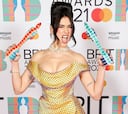 La alfombra roja de los Premios Brit Awards 2021
