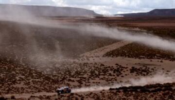 Quinta etapa, San Salvador de Jujuy-Uyuni. Carlos Sainz con Peugeot.