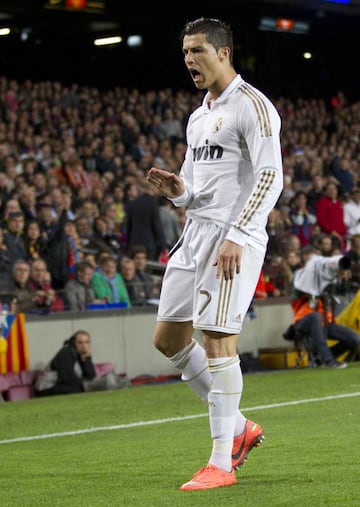 El jugador del Real Madrid, Cristiano Ronaldo, en el Clásico de abril de 2012 en el Camp Nou.
