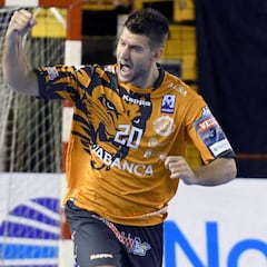 El Ademar resurge ante
el Wisla en el momento justo