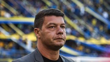 BUENOS AIRES, ARGENTINA - FEBRUARY 20: Sebastian Battaglia coach of Boca Juniors looks on before a match between Boca Juniors and Rosario Central as part of Copa de la Liga 2022 at Jose Amalfitani Stadium on February 20, 2022 in Buenos Aires, Argentina. (Photo by Marcelo Endelli/Getty Images)