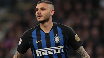 MILAN, ITALY - MAY 13:  Mauro Emanuel Icardi of FC Internazionale looks on during the Serie A match between FC Internazionale and Chievo at Stadio Giuseppe Meazza on May 13, 2019 in Milan, Italy.  (Photo by Emilio Andreoli/Getty Images)