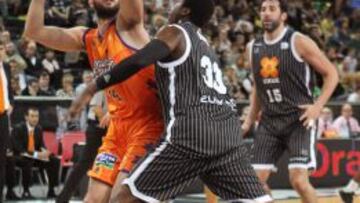 El Valencia aguanta la cuarta plaza ante el Uxue Bilbao