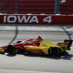 Palou va a por todas en el óvalo de Iowa