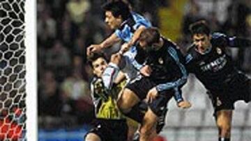 <b>HELGUERA</b>. Es buena solución para el doble pivote del Madrid, quizás la mejor. Da confianza a la defensa y apuntala con llegada al ataque.