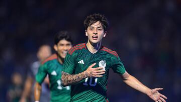 Jordan Carrillo celebra su gol 1-1 durante el partido El Salvador vs México correspondiente al Grupo A del Futbol Masculino en los Juegos Centroamericanos y del Caribe San Salvador 2023, en el Estadio Nacional Las Delicias, el 02 de Julio de 2023.