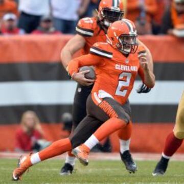 Johnny Manziel haciendo las cosas que Johnny Manziel hace.