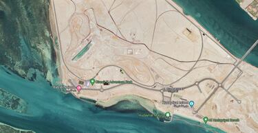 Kelly Slater monta la mayor piscina de olas del mundo en Abu Dhabi