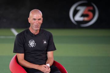 El técnico del Madrid presenta el "Zidane Five Club" un programa de educación y deporte en la localidad de Aix-en-Provence, al sur de Francia cerca de Marsella.