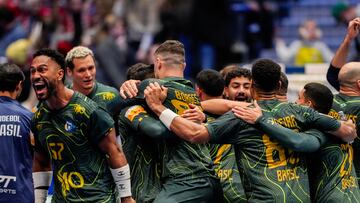 Brasil celebra su victoria ante Noruega.