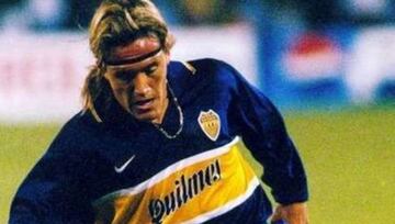 Cómo olvidar que el 'Matador' partió del futbol mexicano (Necaxa) para recalar en Boca Juniors. Fue en 1997 y se convirtió en el primer mexicano que ha sido bostero.