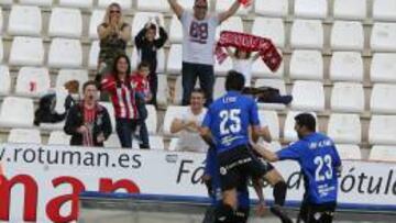 El Girona celebra su victoria en Albacete.