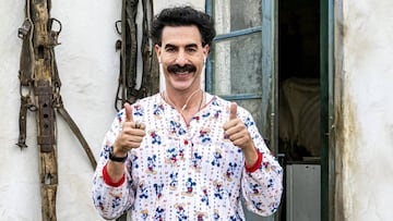 Esta imagen publicada por Amazon Studios muestra a Sacha Baron Cohen en una escena de "Borat Subsequent Moviefilm".