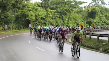 Ciclistas en la edición número 72 de la Vuelta a Colombia.