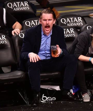 Ethan Hawke seguidor de los Brooklyn Nets.