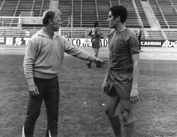 Castellanos, con Kubala (seleccionador) en un entrenamiento con España.