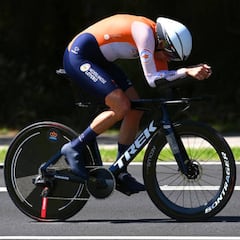 Van Dijk revalida el oro mundial en contrarreloj para enfundarse su tercer arcoíris