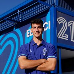 Antoniu Roca renueva hasta 2026