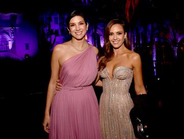 Radhika Jones y Jessica Alba.