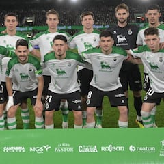 Aprobados y suspensos del Racing contra el Málaga: Arana es un 9 que juega de 10