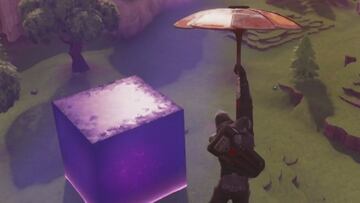 El cubo morado gigante de Fortnite Battle Royale ha empezado a moverse