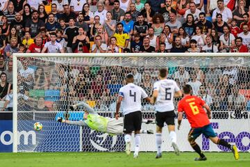 1-0. Fabi芍n Ruiz marc車 el primer gol.