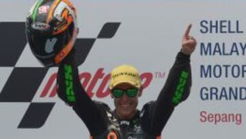 Efrén, de nuevo en lo más alto del podio.